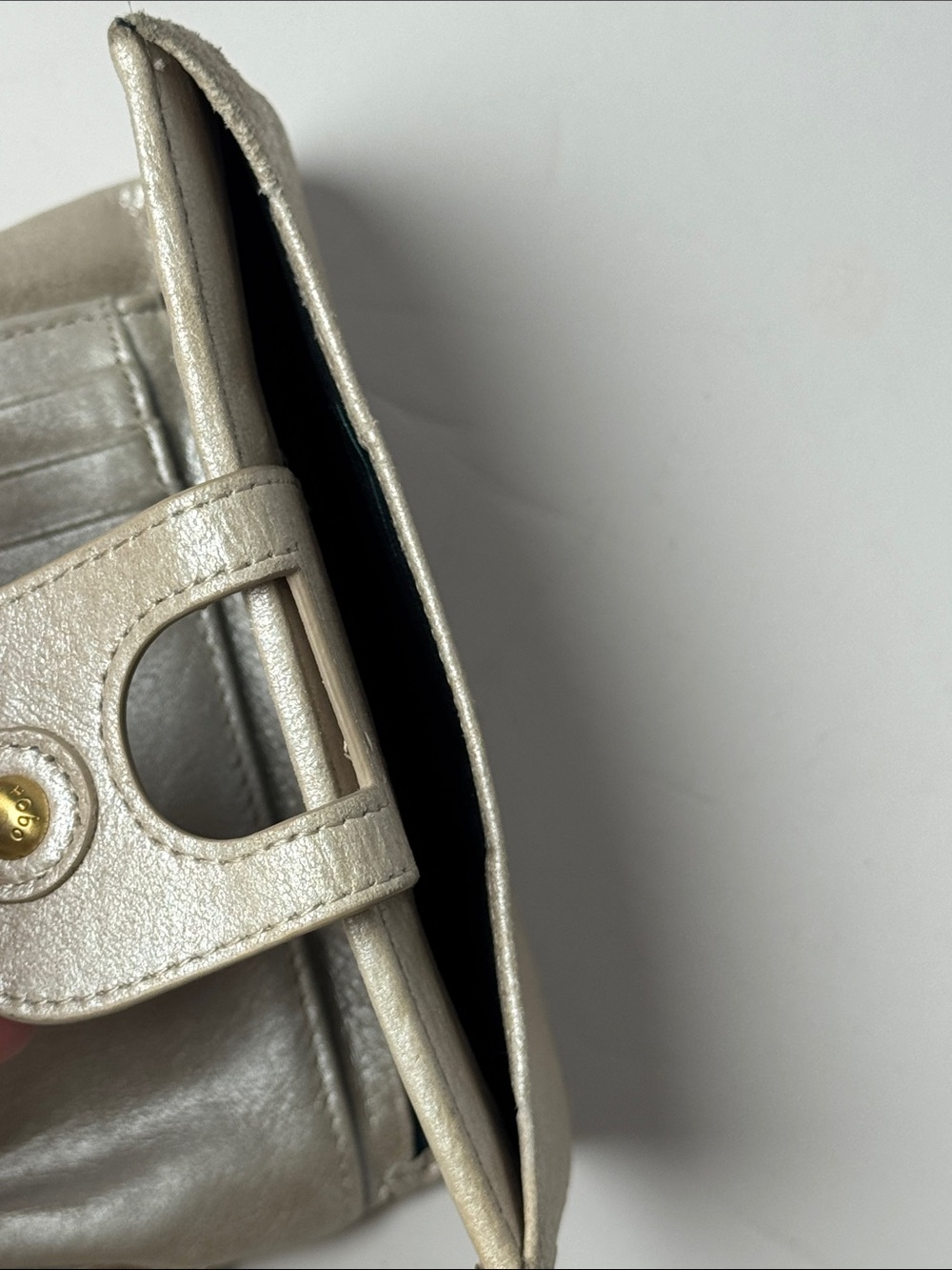 HOBO International The Original Metallic Silver Leather Kiss Lock Clutch Wallet - Picture 9 of 13